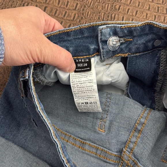 Shein High Rise Cuffed Denim Shorts Size 28 - Picture 7 of 8
